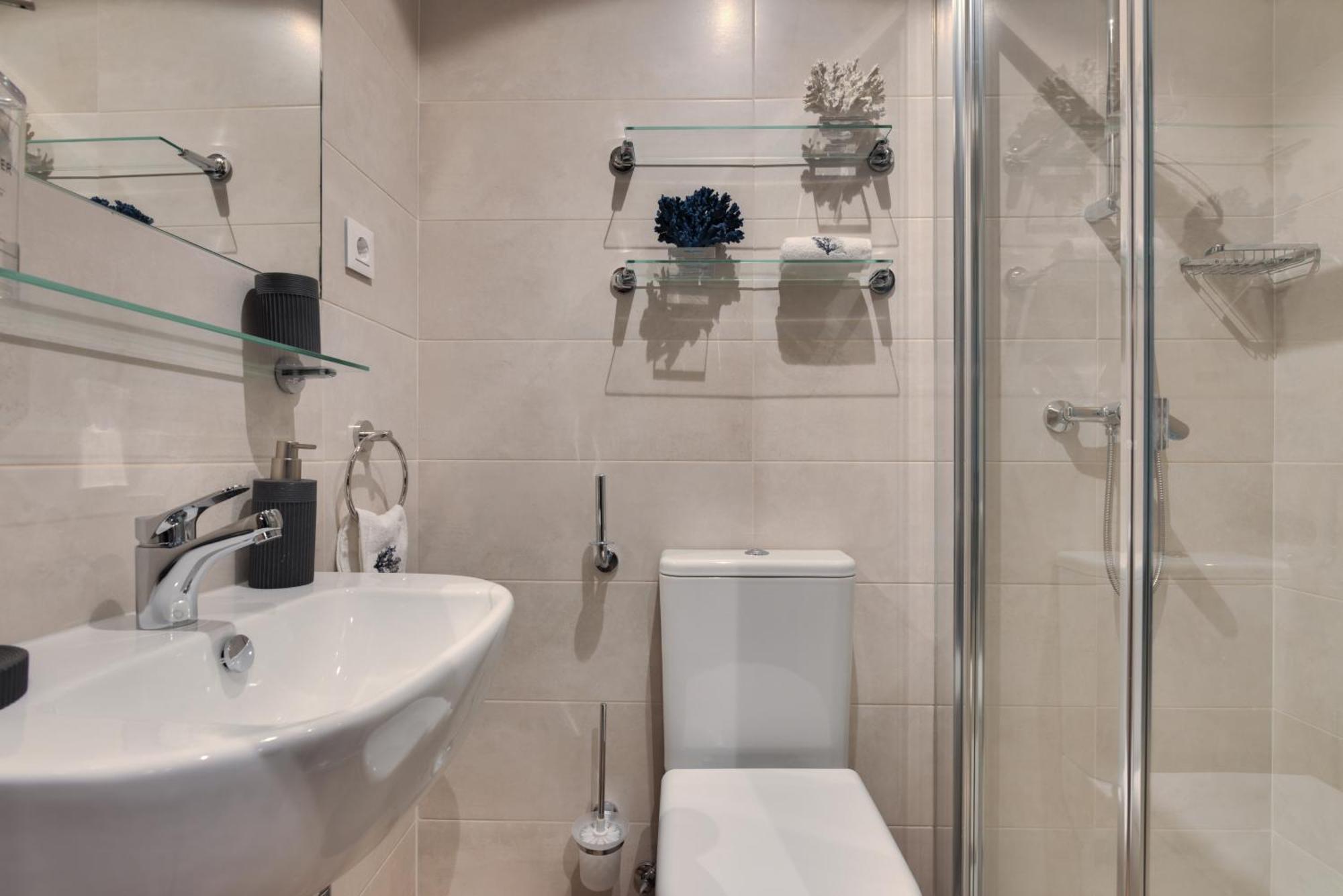 Livensa Living Pamplona Albergue Juvenil 外观 照片