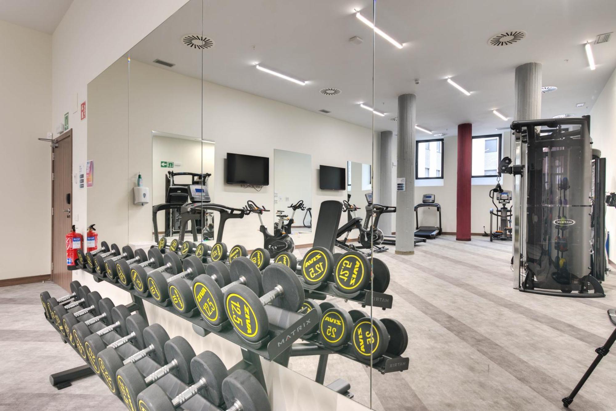Livensa Living Pamplona Albergue Juvenil 外观 照片